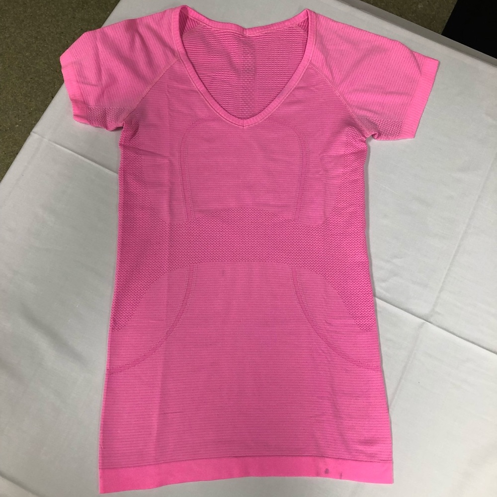 Lululemon Bubblegum Color SS Swiftly - Size 4